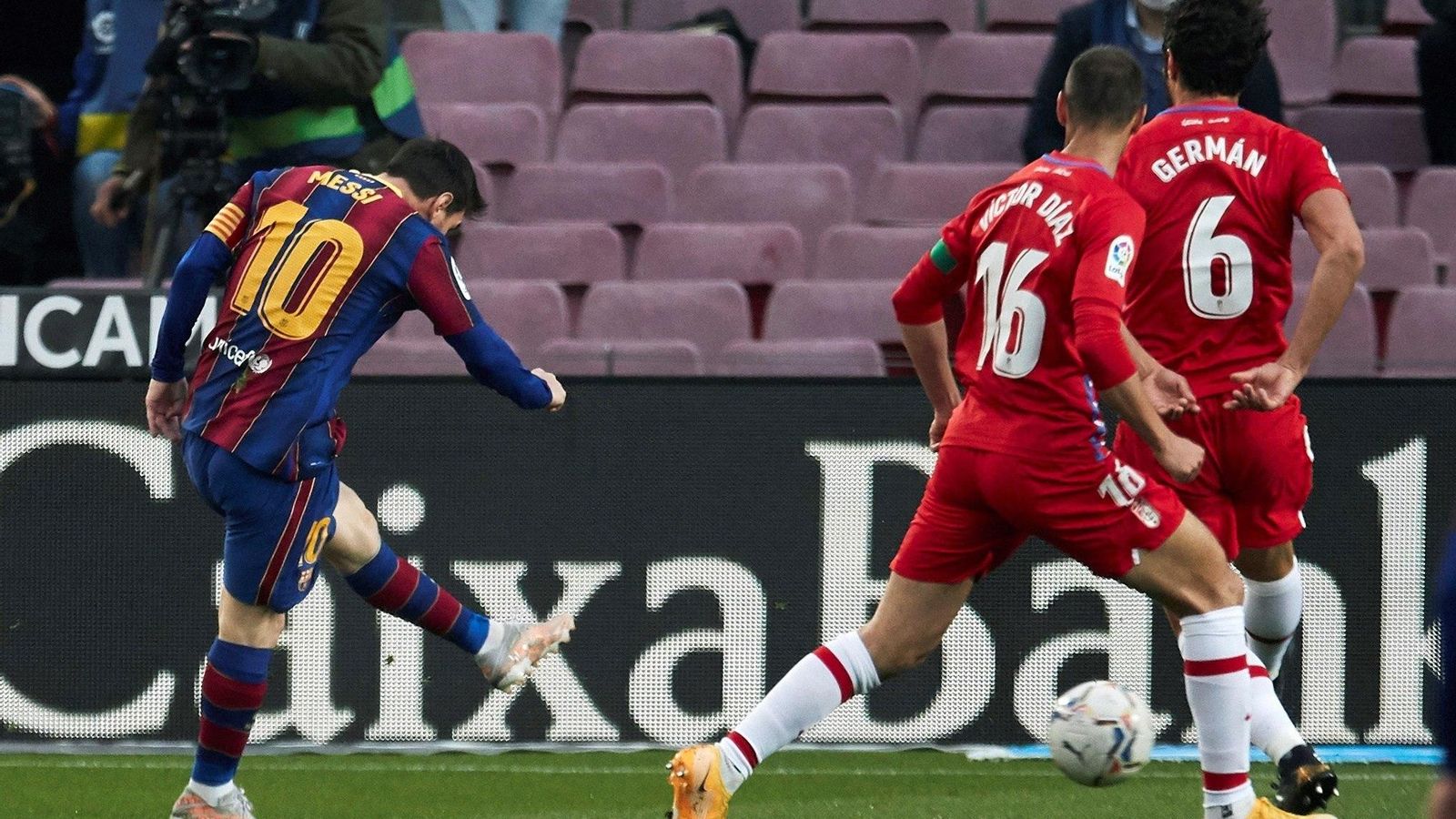 Leo Messi fue de más a menos durante el encuentro.