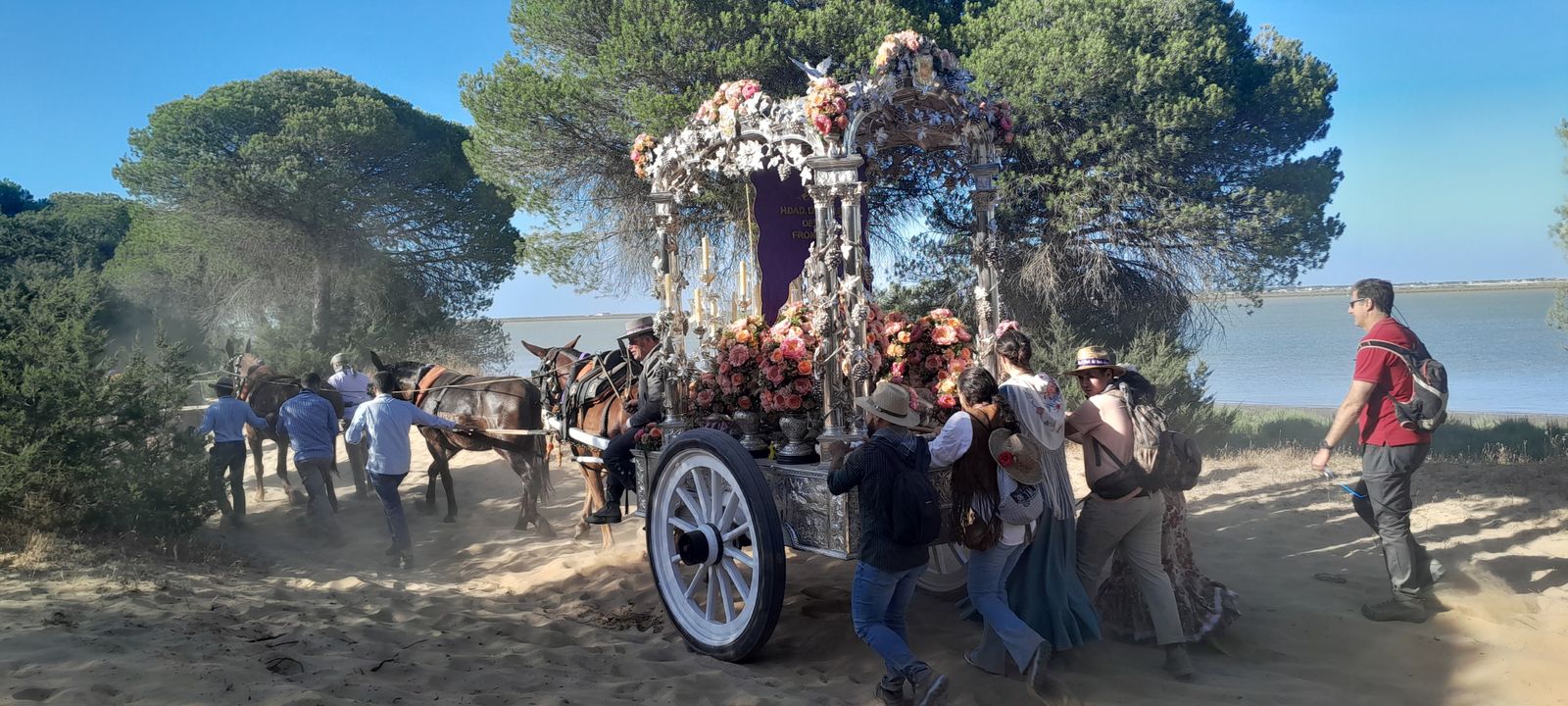 Imágenes de la Hermandad del Rocío de Jerez en el Coto