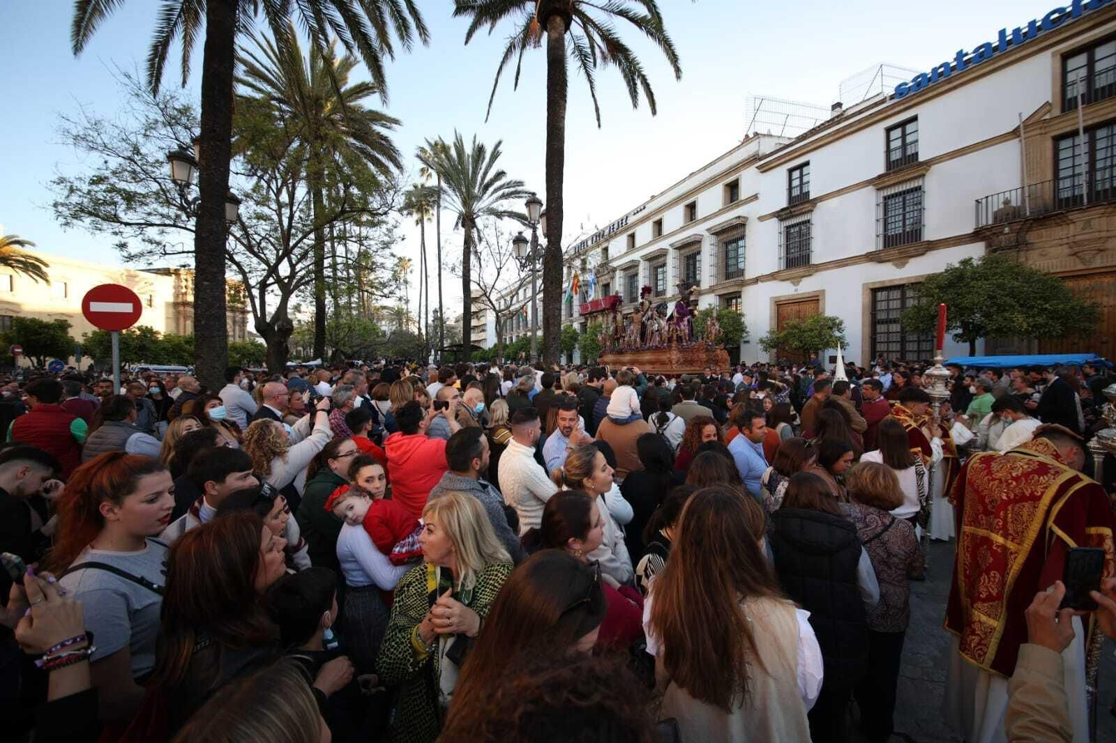 La Hermandad de La Entrega en su primera salida a Jerez