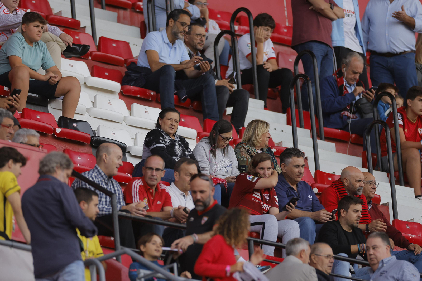 Búscate en las fotos del Sevilla-Madrid