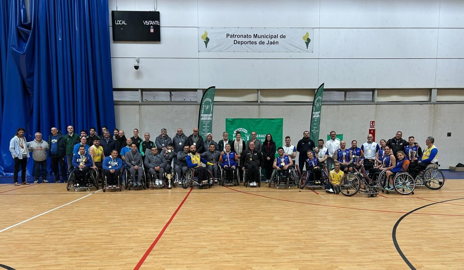 Foto de familia del campeonato disputado en tierras jiennenses.