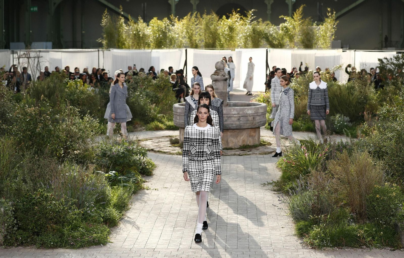 El desfile completo en fotos de Chanel el la Semana de la Alta Costura de París S/S 2020