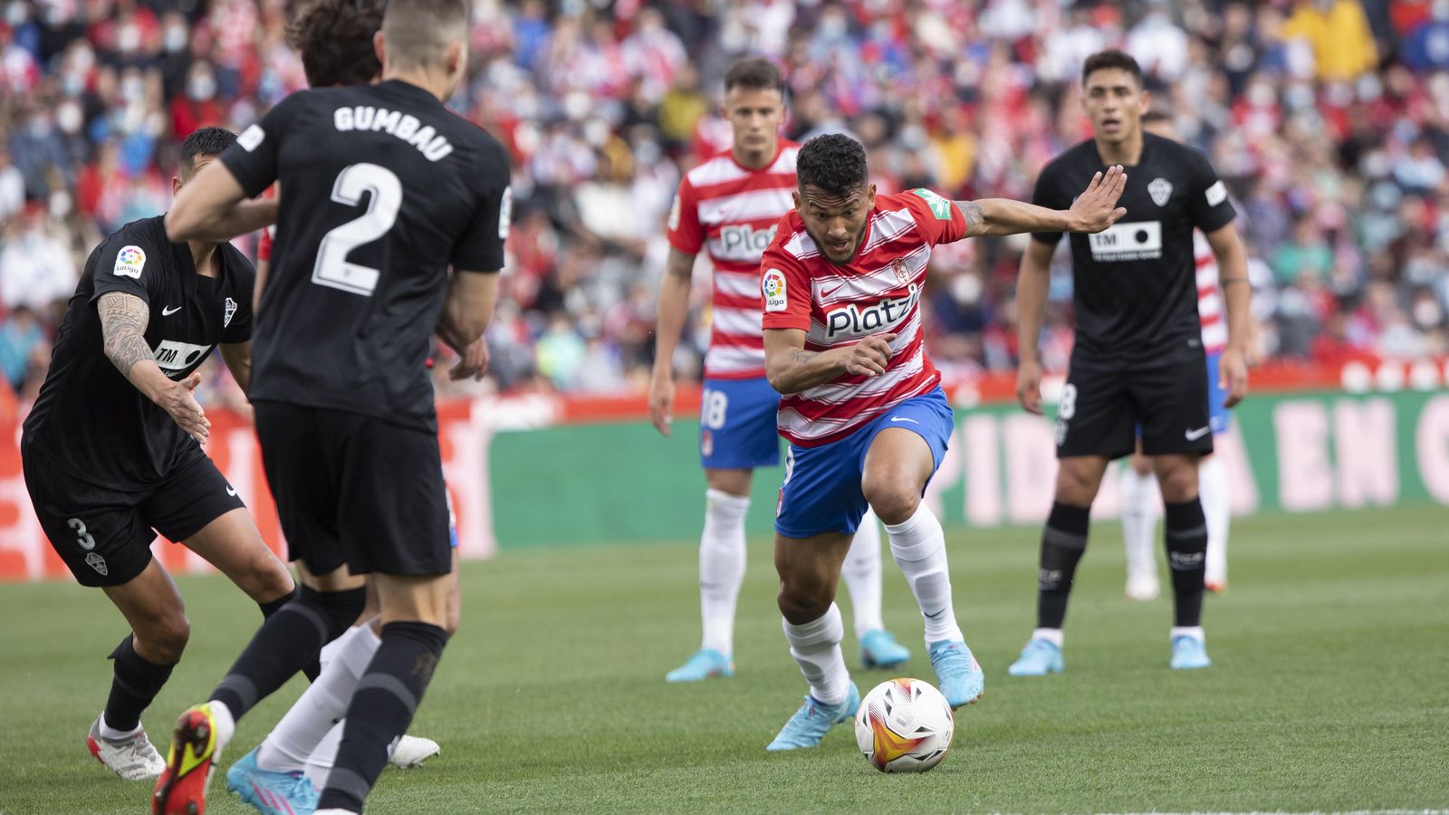 Luis Suárez se encuentra con la selección de Colombia.