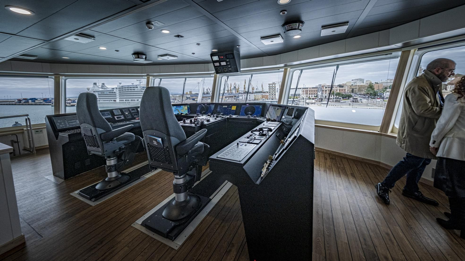 Las imágenes de la visita al buque oceanográfico del CSIC, 'Odon de Bien', amarrado en Cádiz