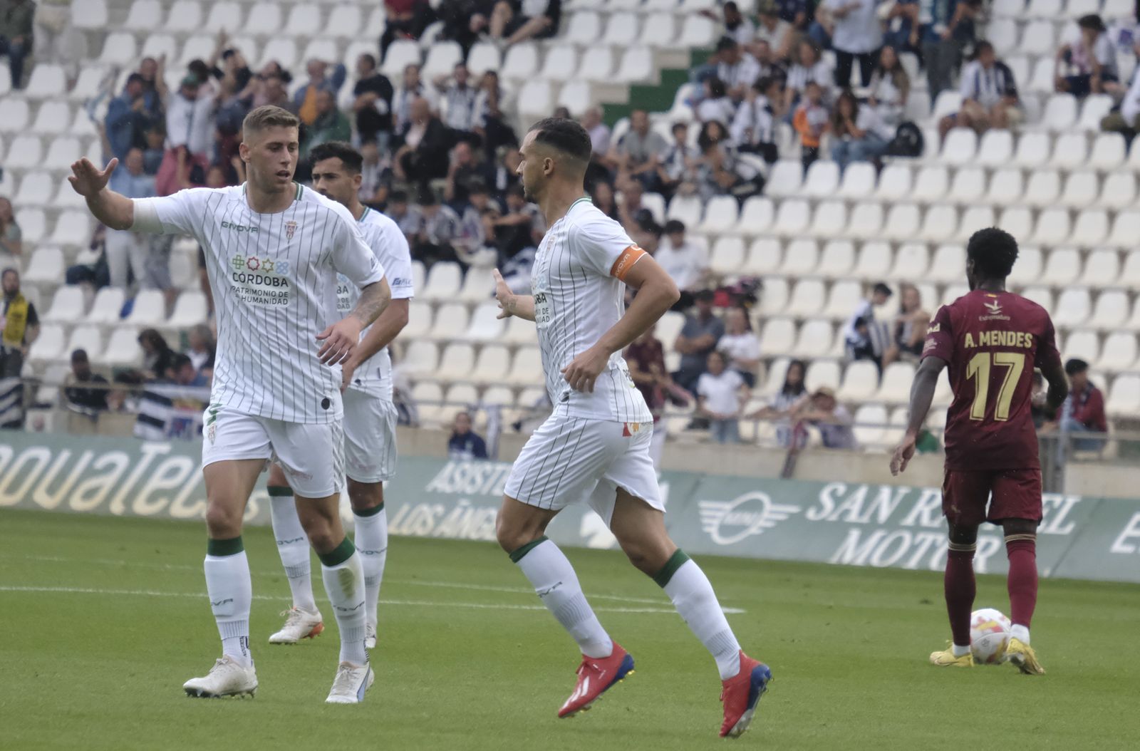 Las mejores fotos del ambiente en El Arcángel en el Córdoba CF - Badajoz