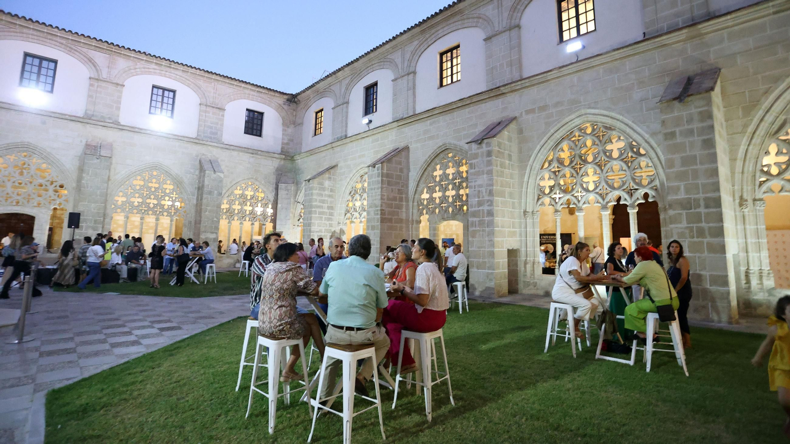 Inauguración de 'Entre Vinos Tintos y Blancos' en Jerez