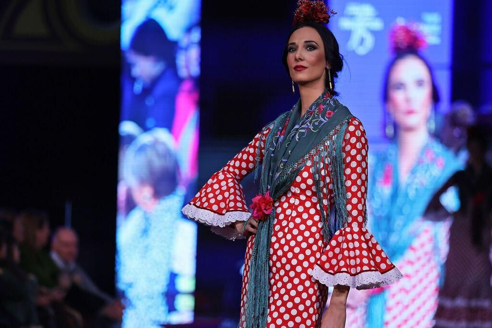 Lunares, comodidad y mantoncillos: Estas son las tendencias para los trajes de flamenca de romerías y ferias