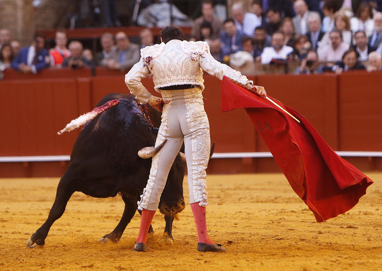 Las imágenes de la corrida de toros del Domingo de Resurrección en Sevilla