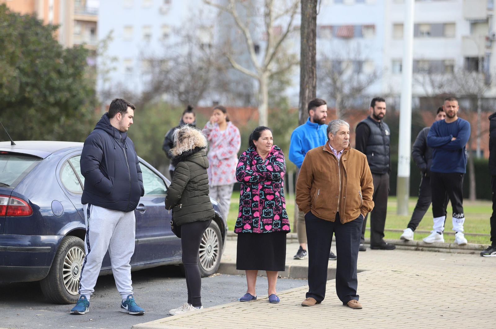 Imágenes del atrincherado que amenazaba con hacer estallar una bombona en el Torrejón, Huelva