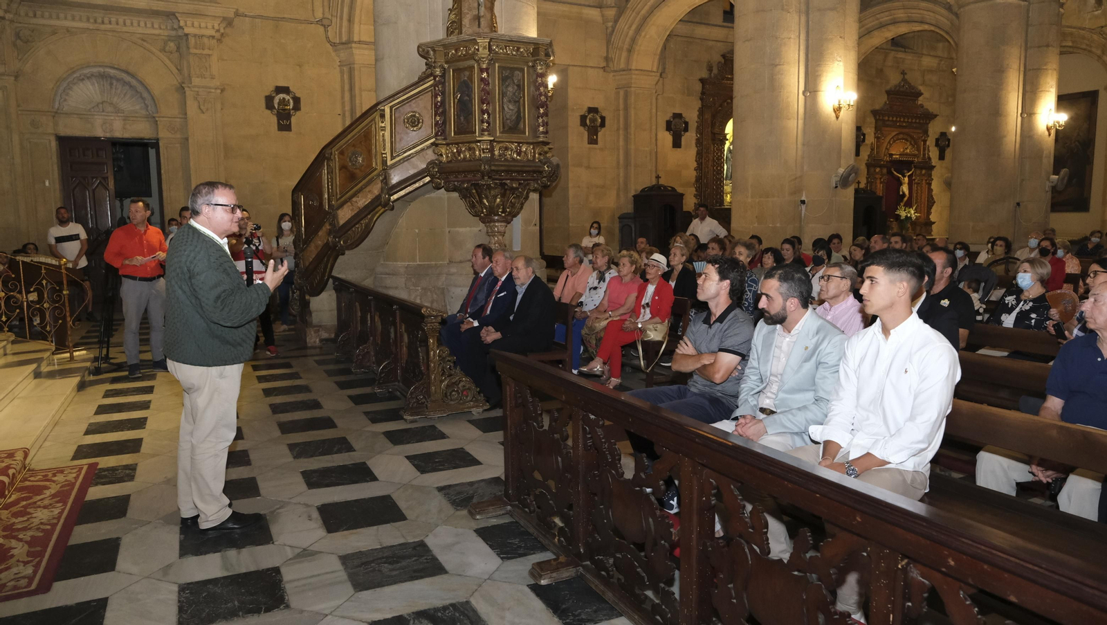 Ofrenda de la U.D. Almería a la Virgen del Mar, por el ascenso a la Liga Santander de Fútbol