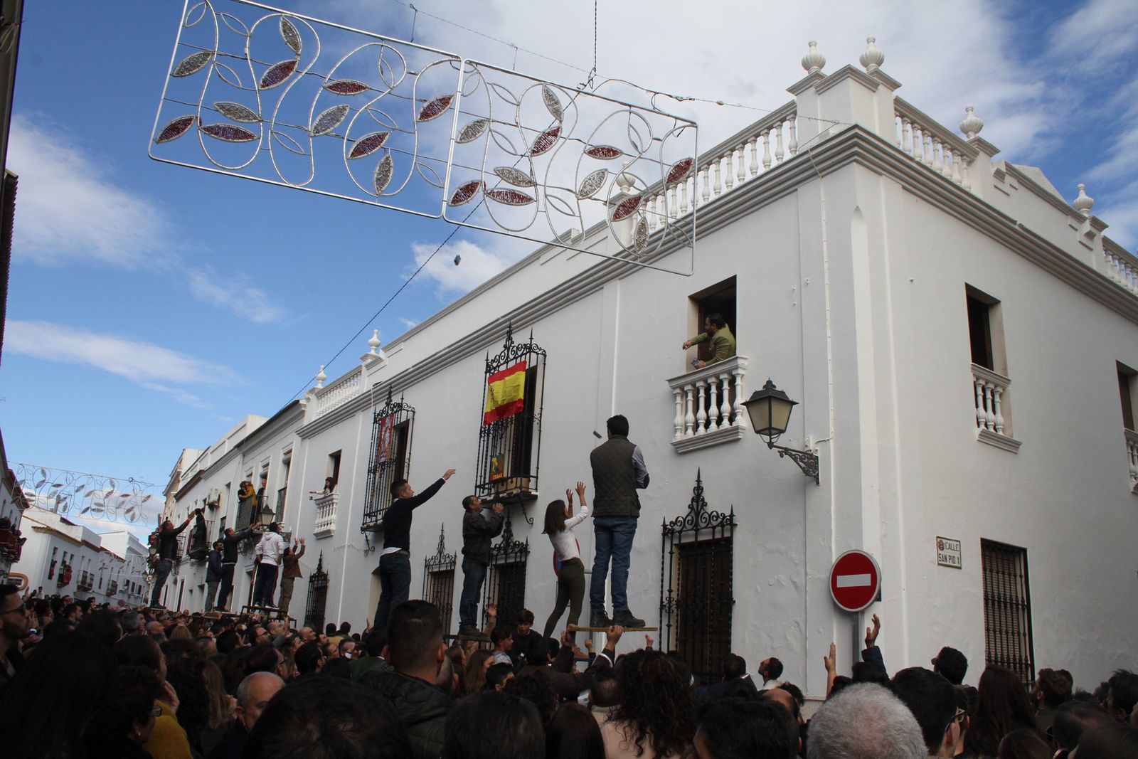 Imágenes de las tiradas en honor a San Antonio Abad en Trigueros
