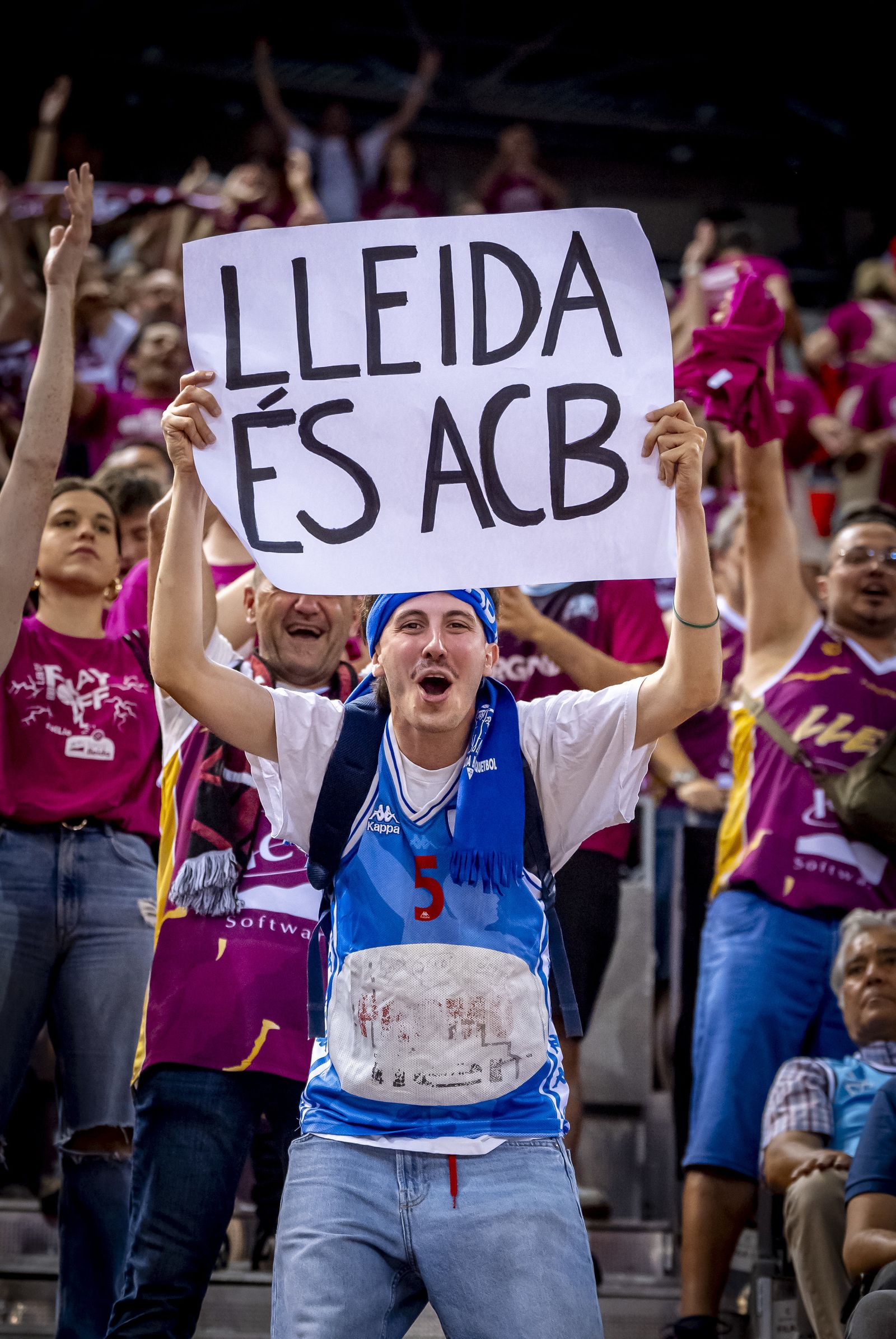 La fiesta del Força Lleida, que vuelve a la ACB 19 años después