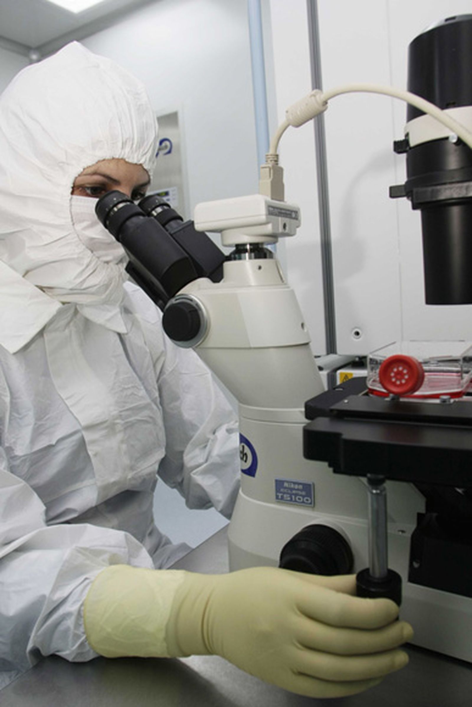 Andalucía cuenta con la primera sala blanca para formar en terapias avanzadas