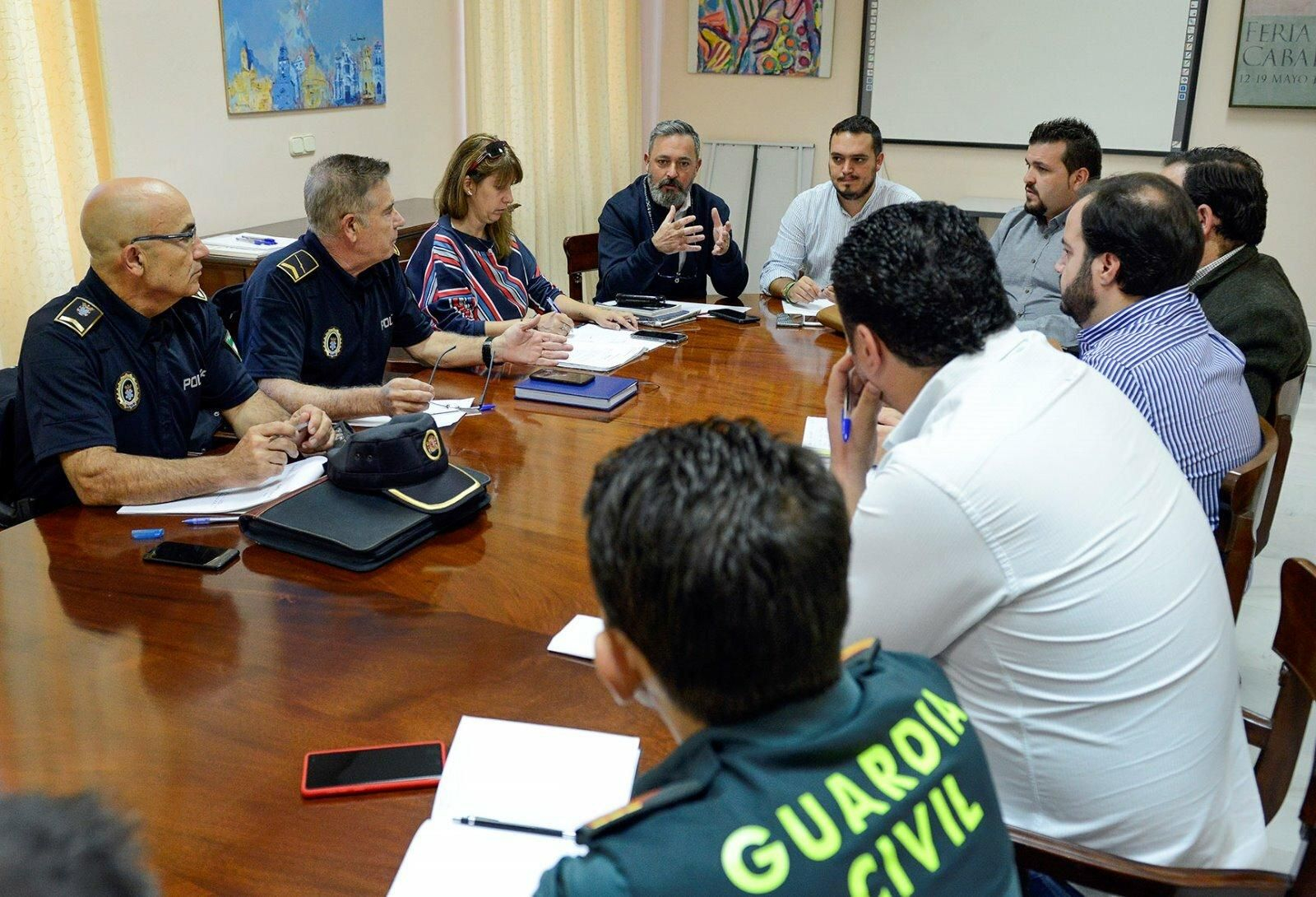 Responsables de la Guardia Civil, de la Policía Nacional y de la Local asistieron a las reuniones.