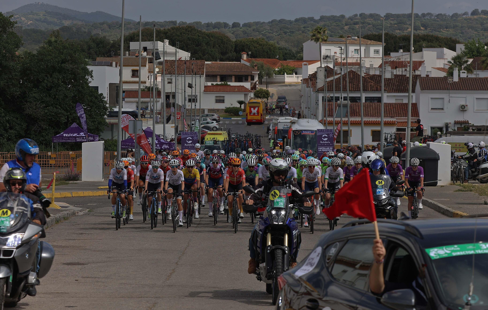 Fotos de la salida de la III Vuelta Ciclista femenina a Andalucía desde Castellar