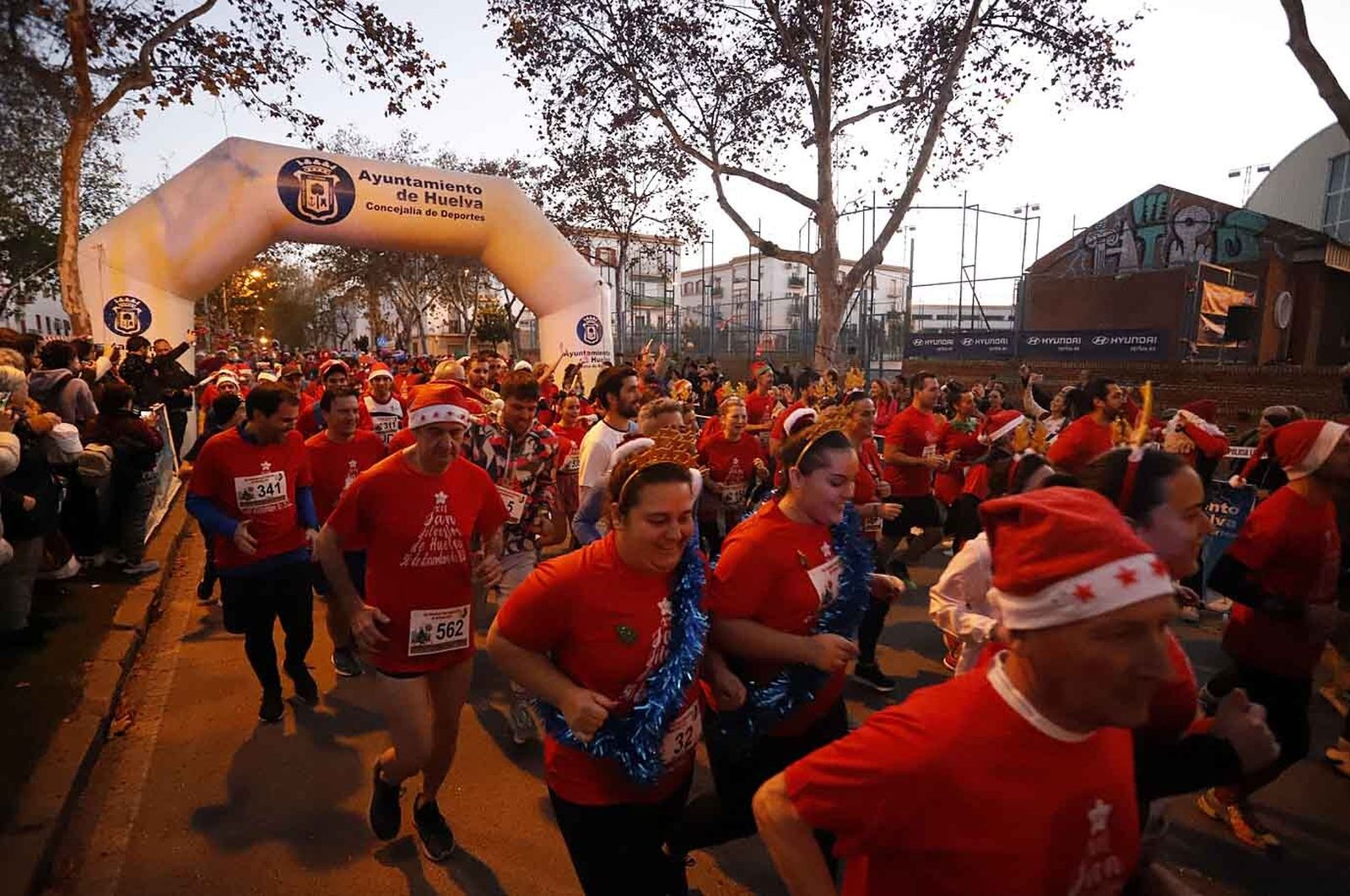 Imágenes de la carrera de San Silvestre en Huelva