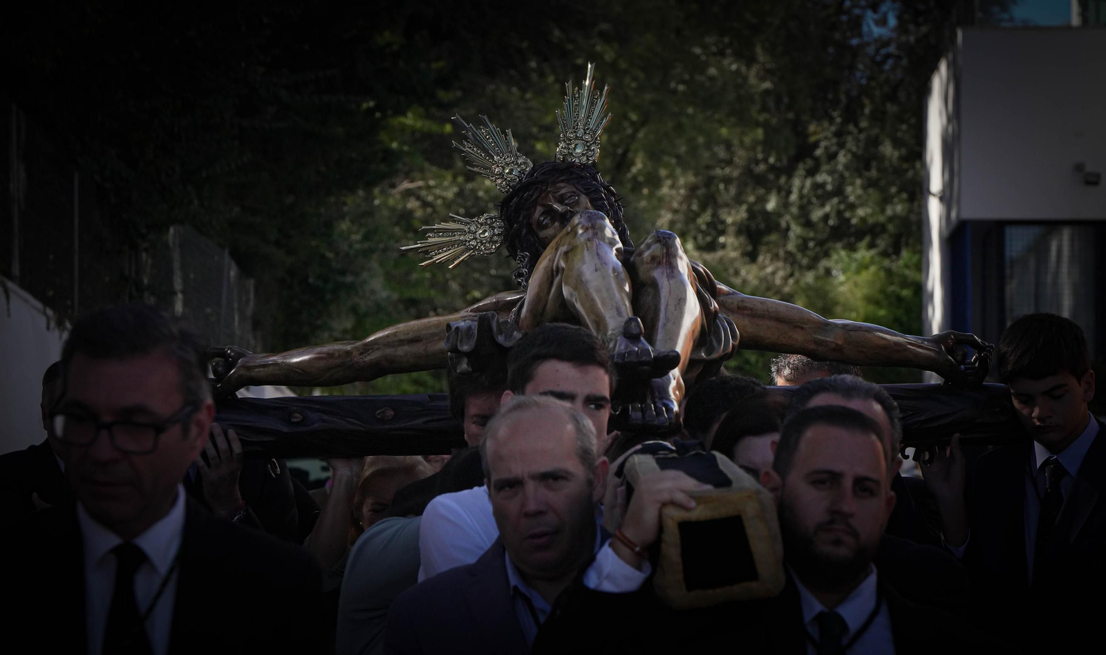 Imágenes del Cristo de la Esperanza con los ancianos del San Juan Grande en Jerez