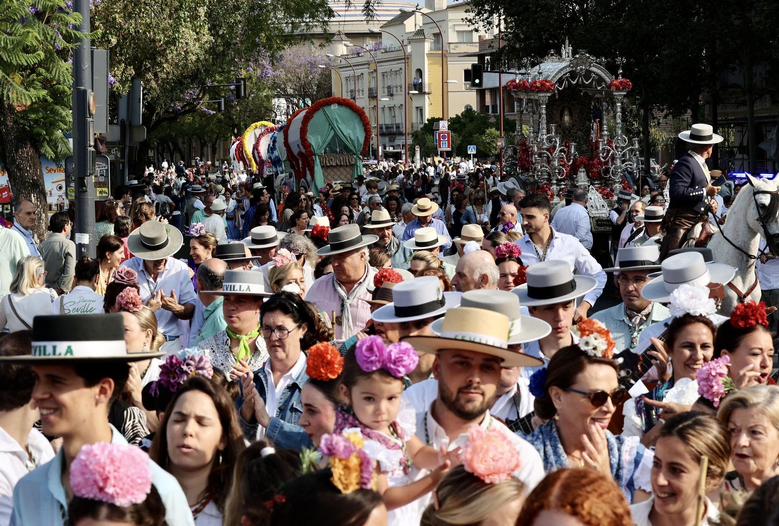 Las mejores fotos de la salida de la Hermandad de Sevilla hacia el Rocío