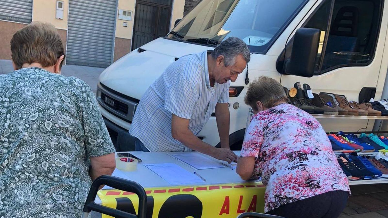 Recogida de firmas contra la instalación de la planta de biogás en Las Infantas.