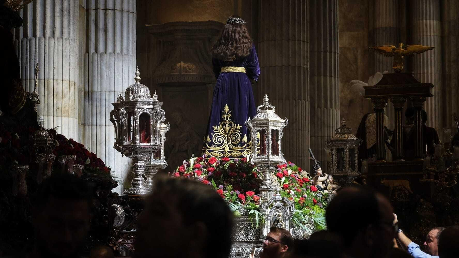 Magna Cádiz 2022: Lleno en la Catedral de Cádiz para ver los 17 pasos
