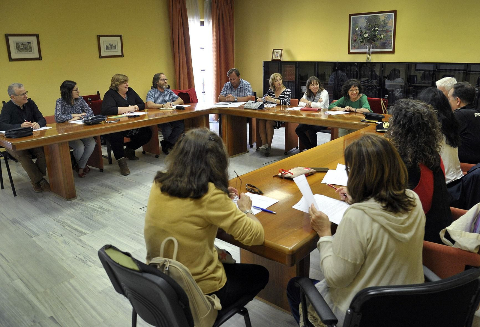 Un momento de la reunión esta pasada semana de la Comisión de Absentismo Escolar.
