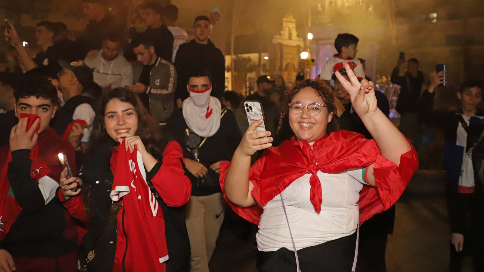 Fotos de la celebración en Algeciras de la victoria de Marruecos sobre España en Qatar