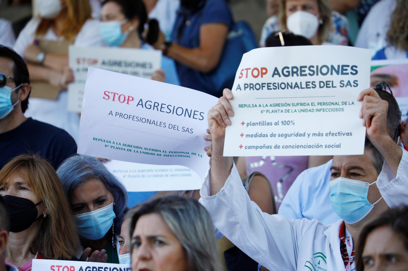 Protesta profesionales sanitarios en contra de la agresiones a los profesionales de SAS.