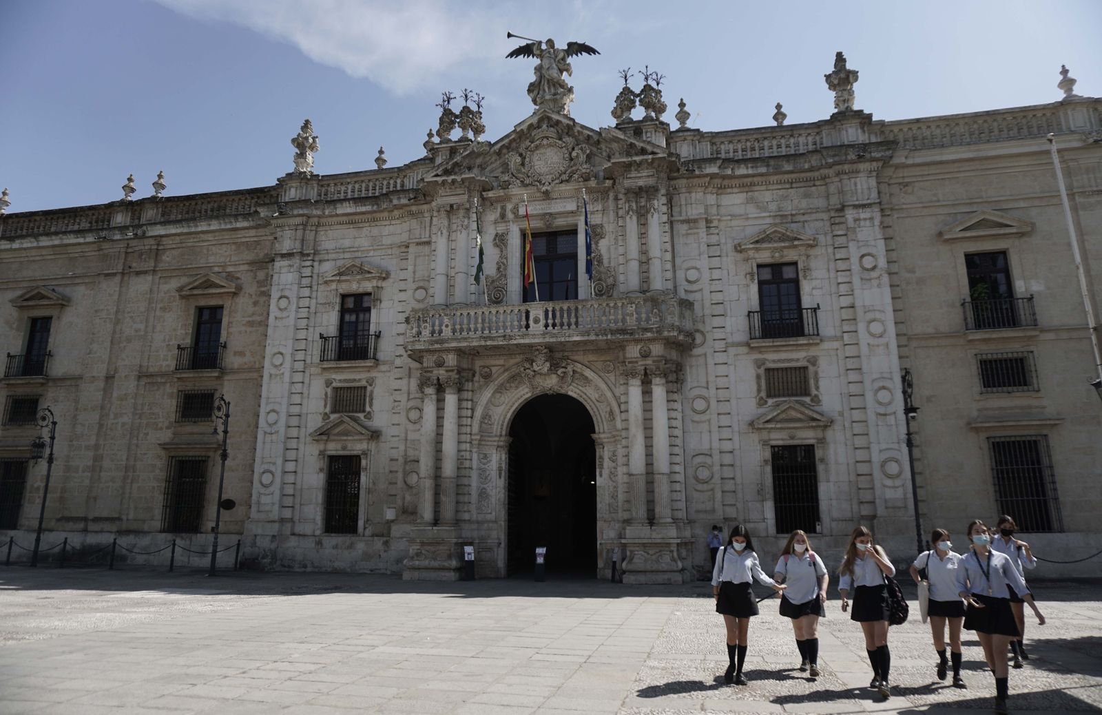 Fachada principal del Rectorado de la Universidad de Sevilla.