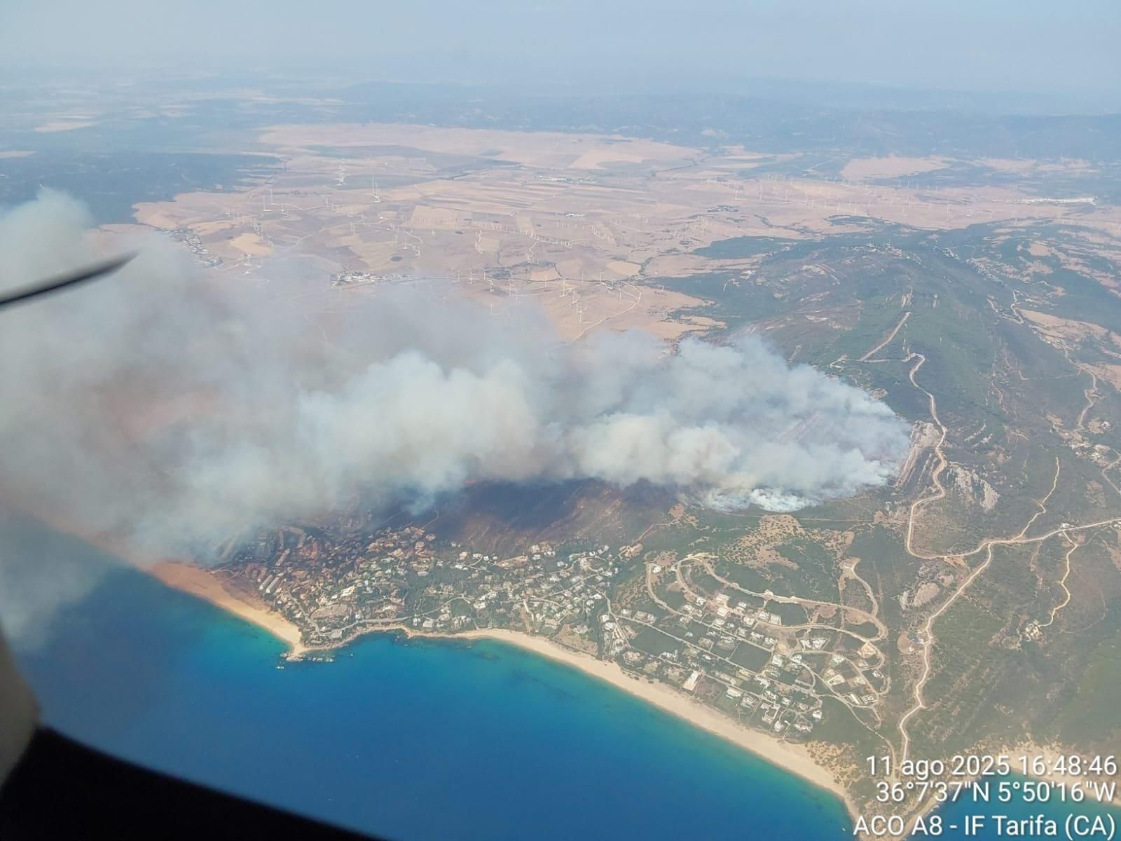 La terrible imagen aérea que muestra la magnitud del incendio de Tarifa