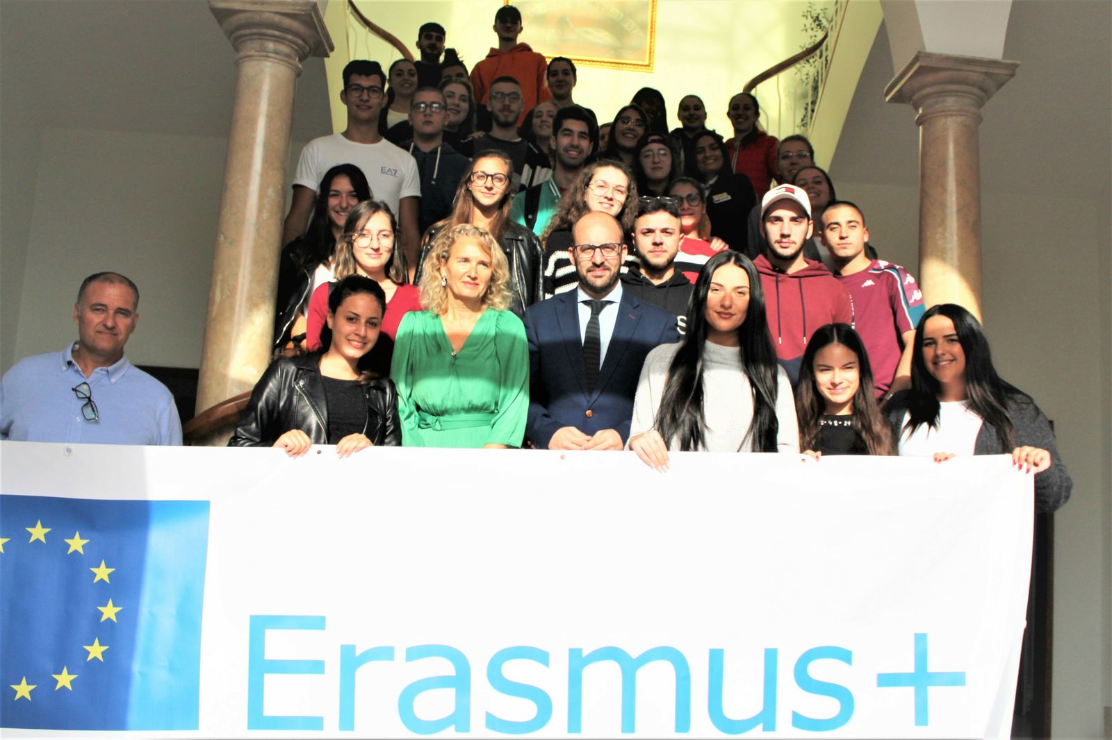 Estudiantes de un programa Erasmus +, durante una reciente visita al Ayuntamiento.