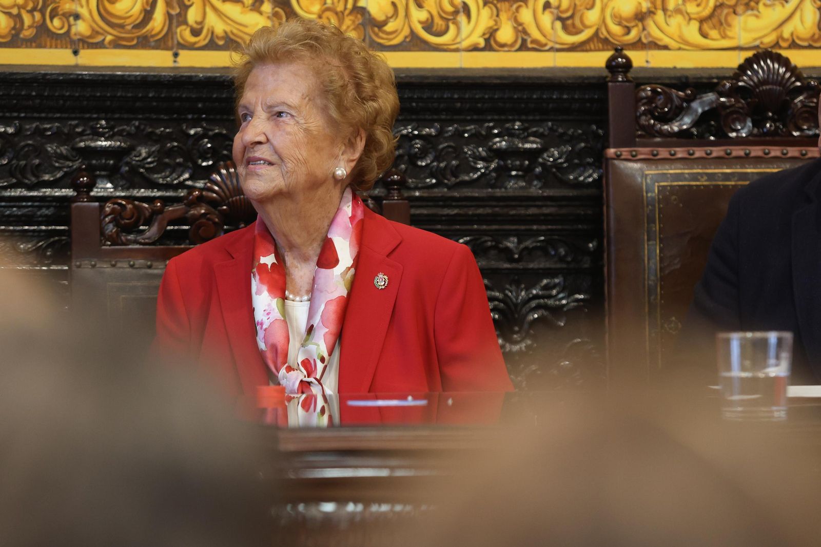 Fotos de la imposición de la insignia de la ciudad de Algeciras a Palma Briales de León