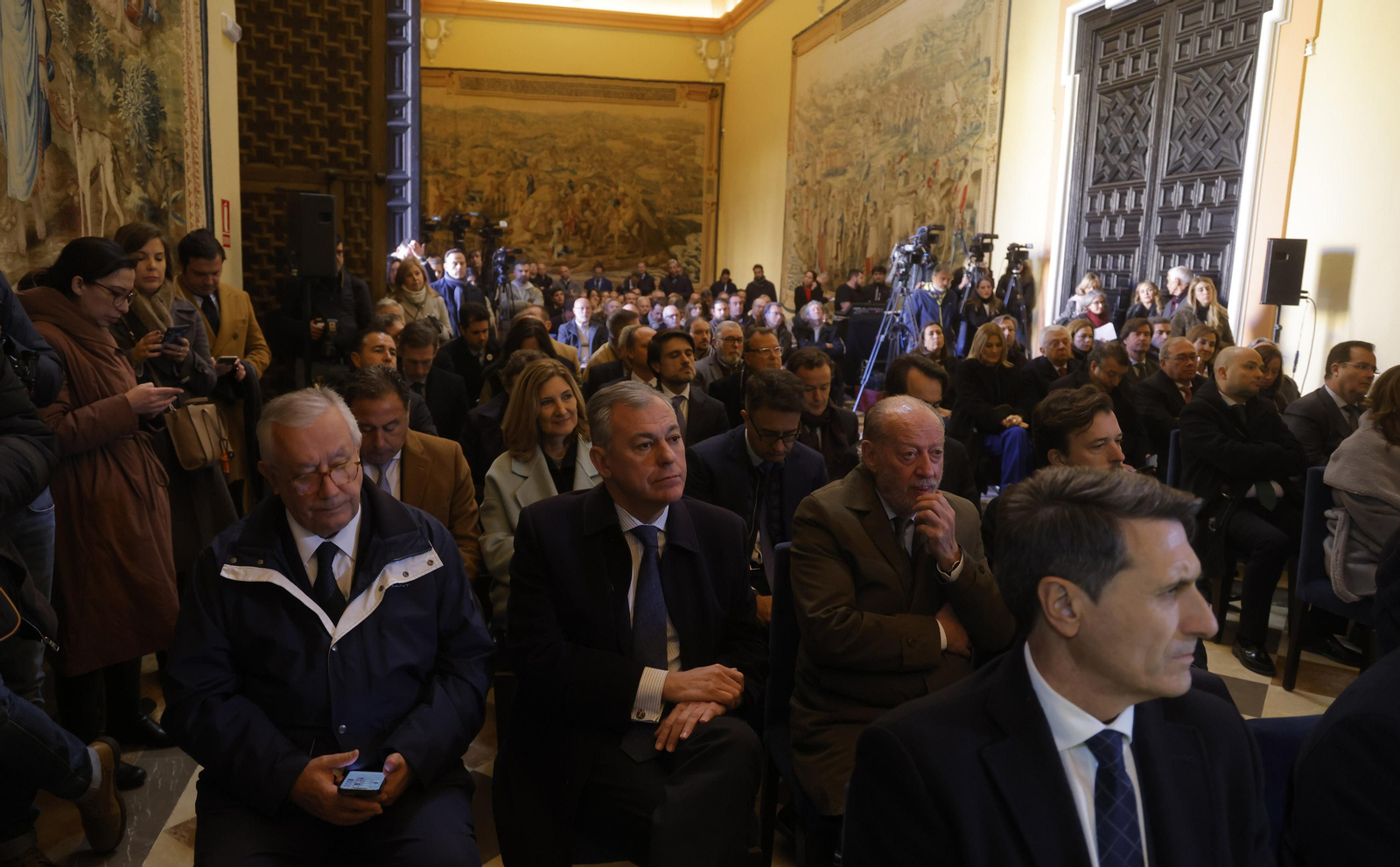 La firma histórica para construir la línea 3 del Metro de Sevilla, en imágenes