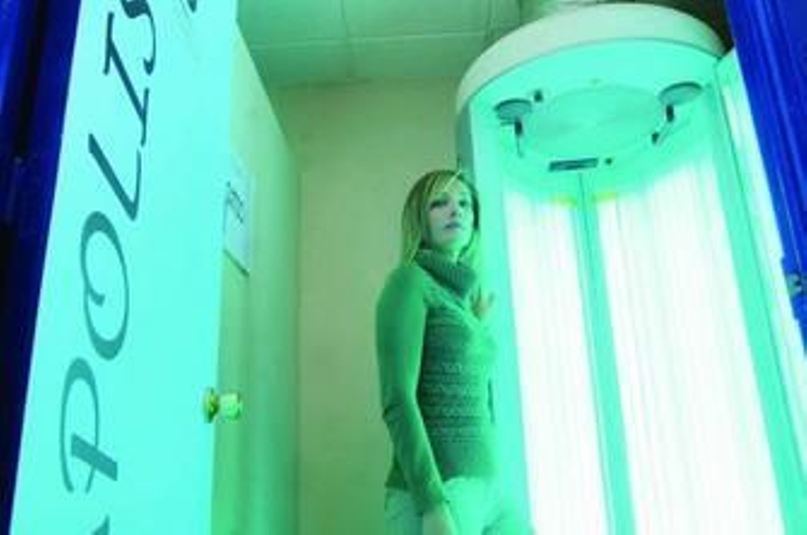 Una de las cabinas de rayos uva que posee el centro.