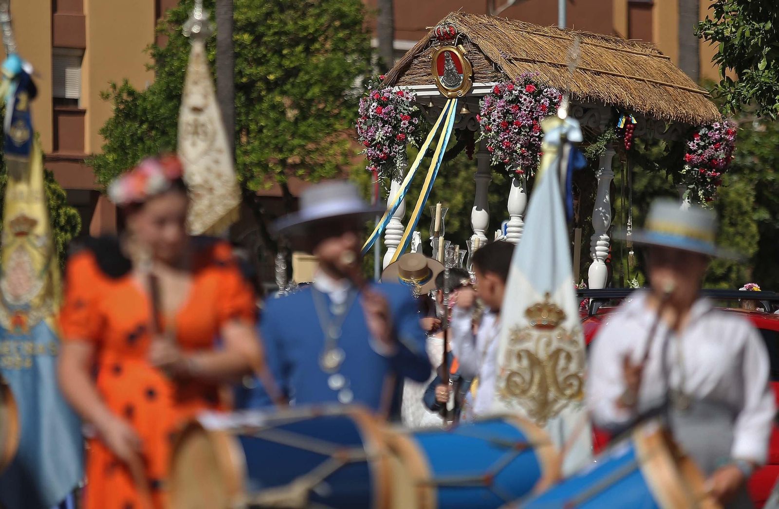 El comienzo de la peregrinación de la Hermandad del Rocío de Algeciras, en imágenes