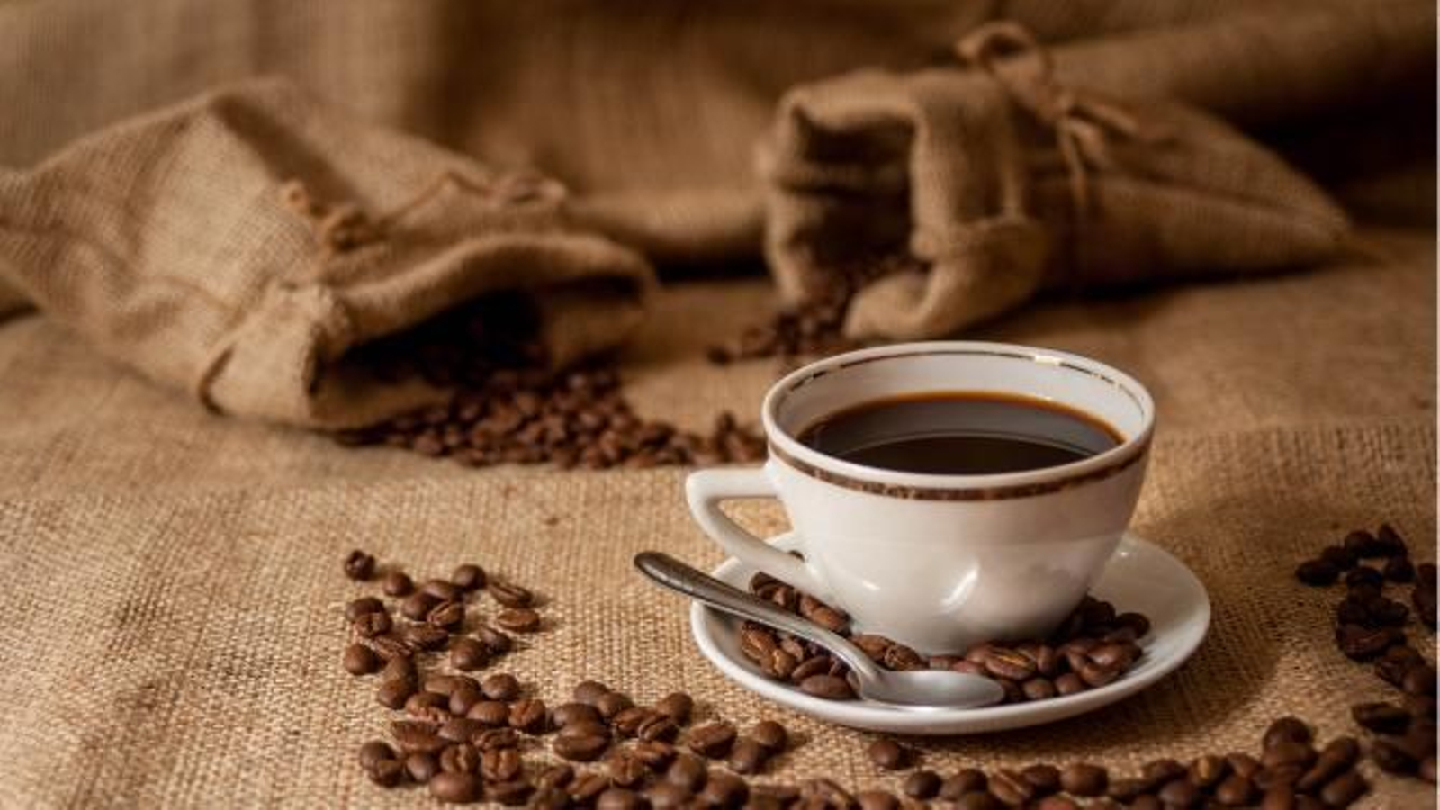 Taza de café con la que empezar el día con energía.