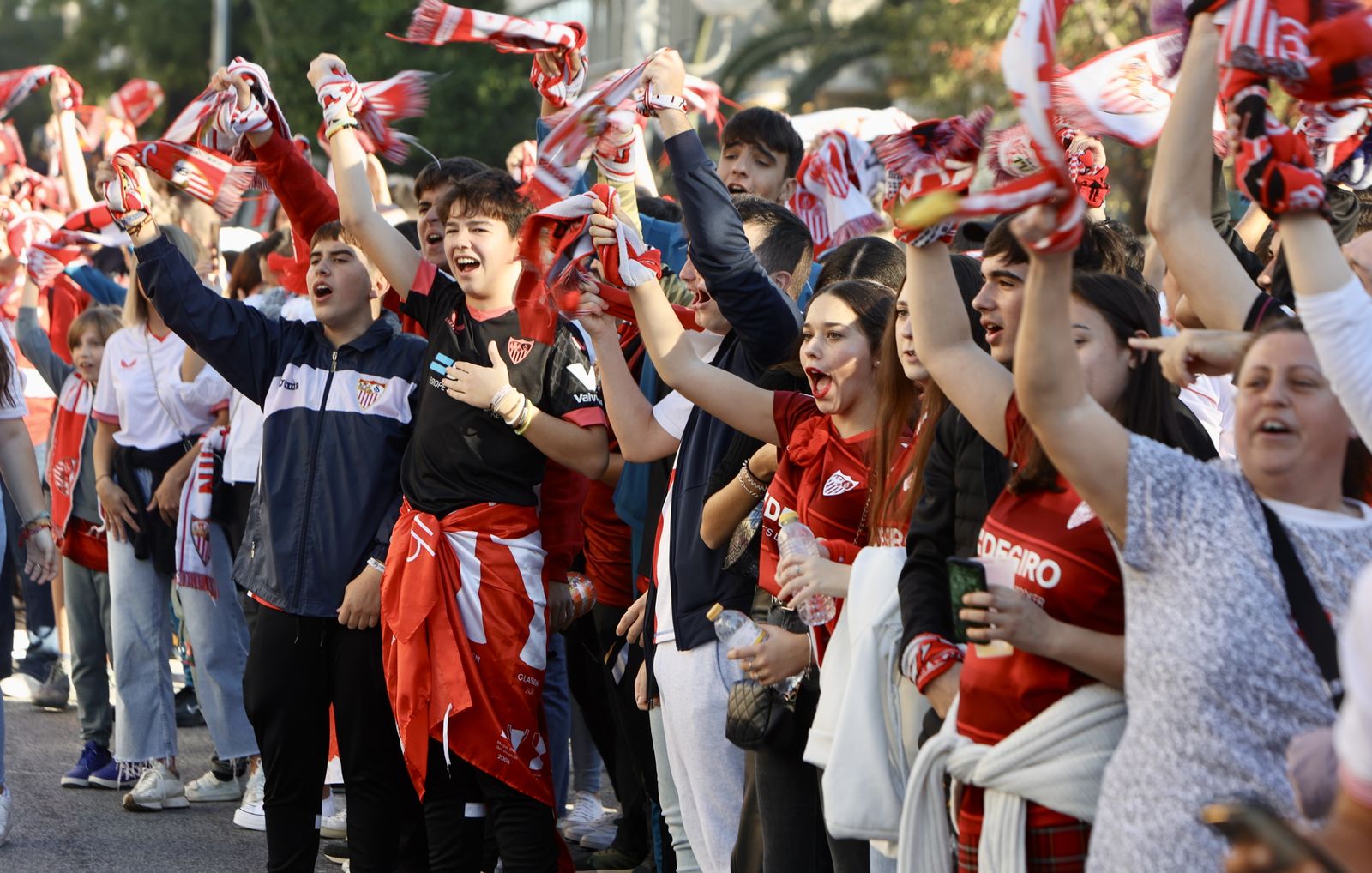 Llegada del Sevilla al Pizjuán