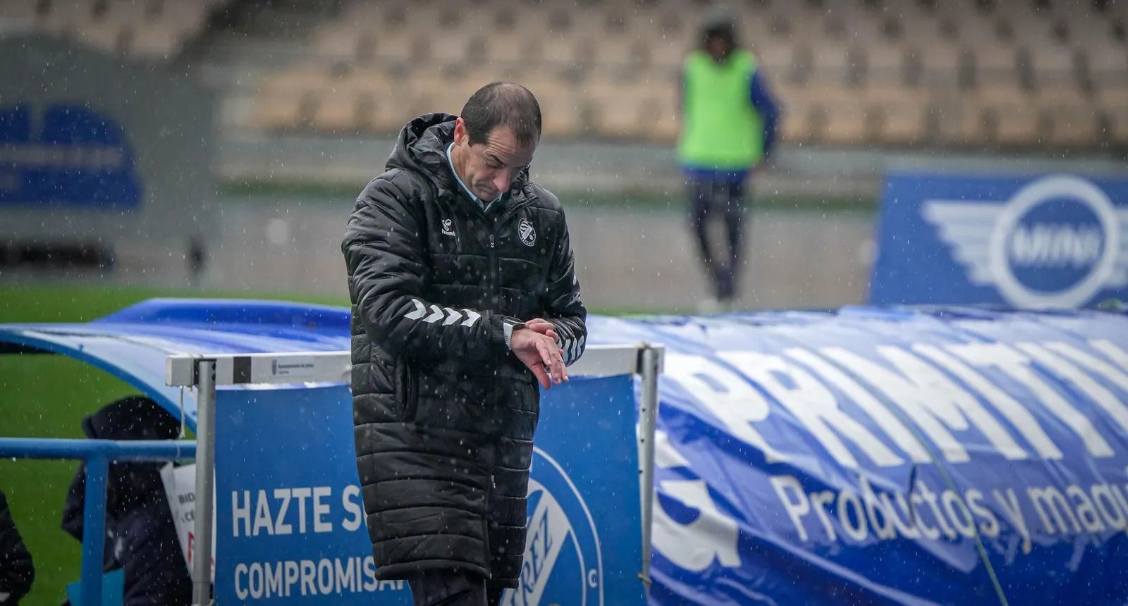 Diego Caro sigue siendo entrenador del Xerez DFC.