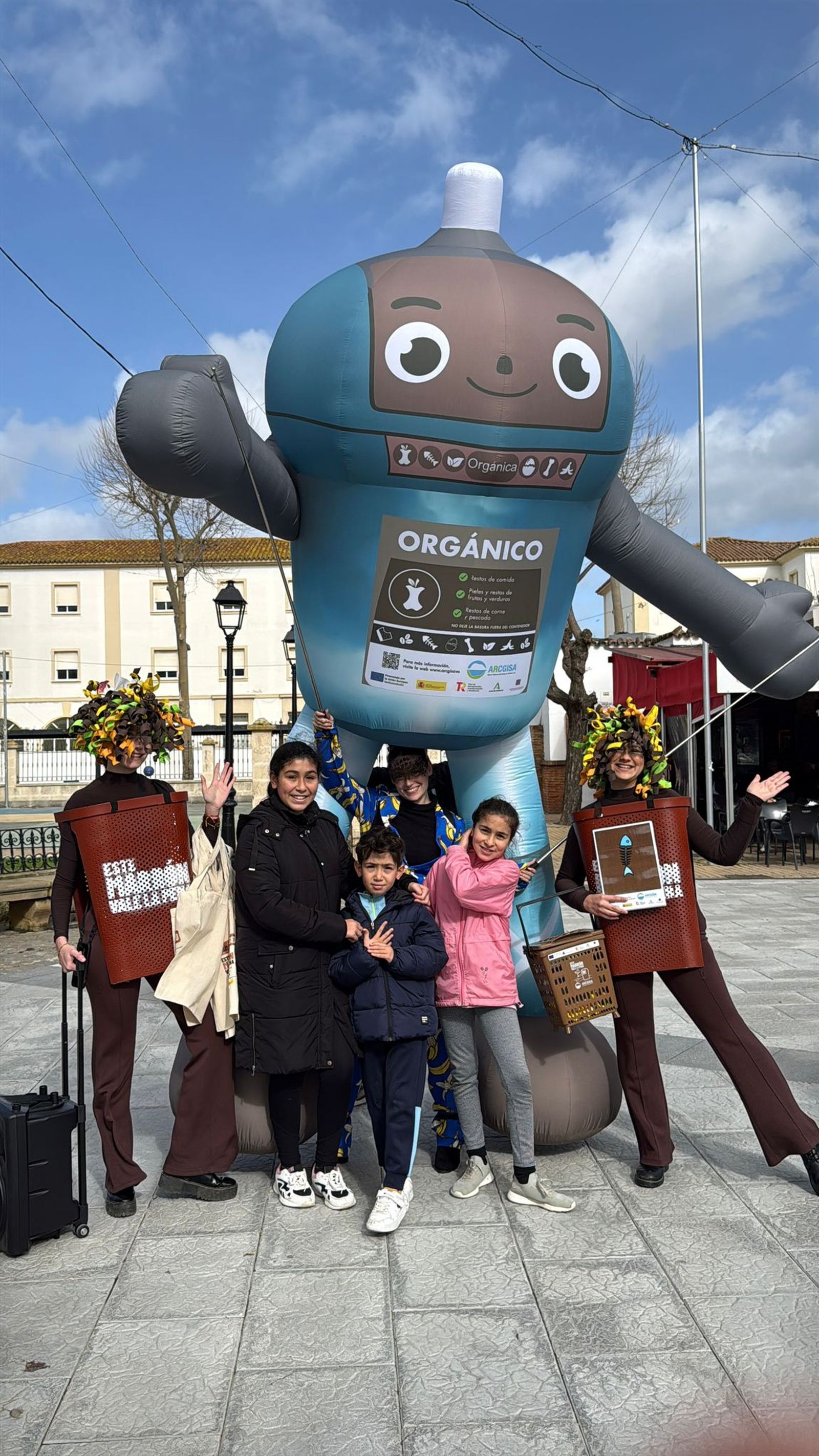 Las fotos de la campaña 'Este marrón vale la pena' en San Roque