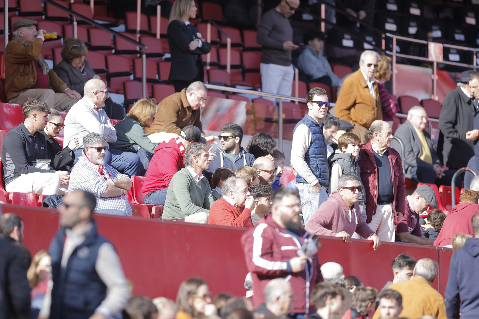 Búscate en las fotos del Sevilla - Oviedo