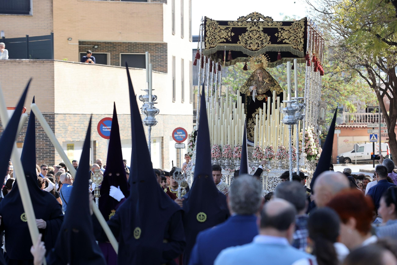 Imágenes de la Hermandad del Perdón en el Domingo de Ramos de Jerez 2025