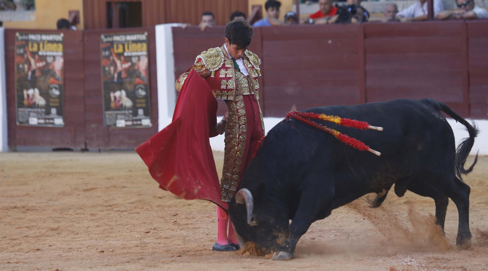 Las fotos de la primera semifinal del ciclo de novilladas de las Escuelas de Tauromaquia de Andalucía en La Línea