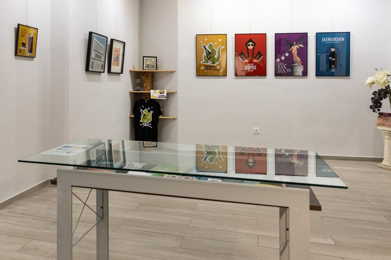 El Creata celebra 20 años en activo con esta exposición llena de guiños a Jaén en Azur