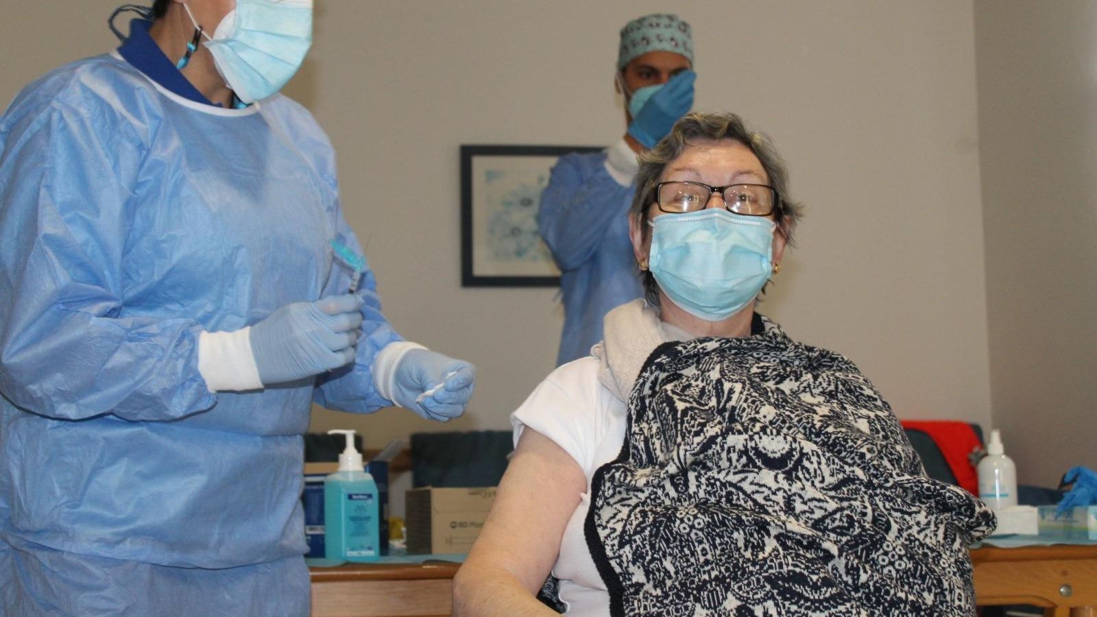 Reme, primera vacunada.