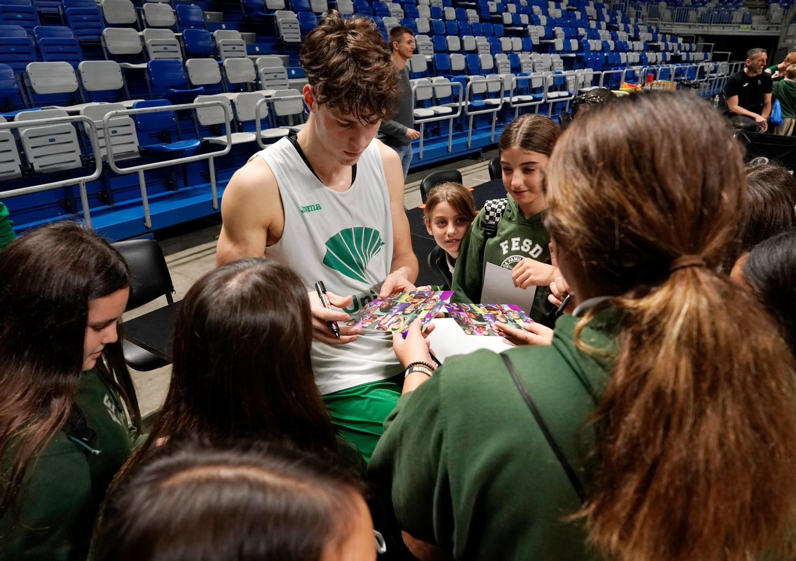El Unicaja recibe al Colegio El Monte