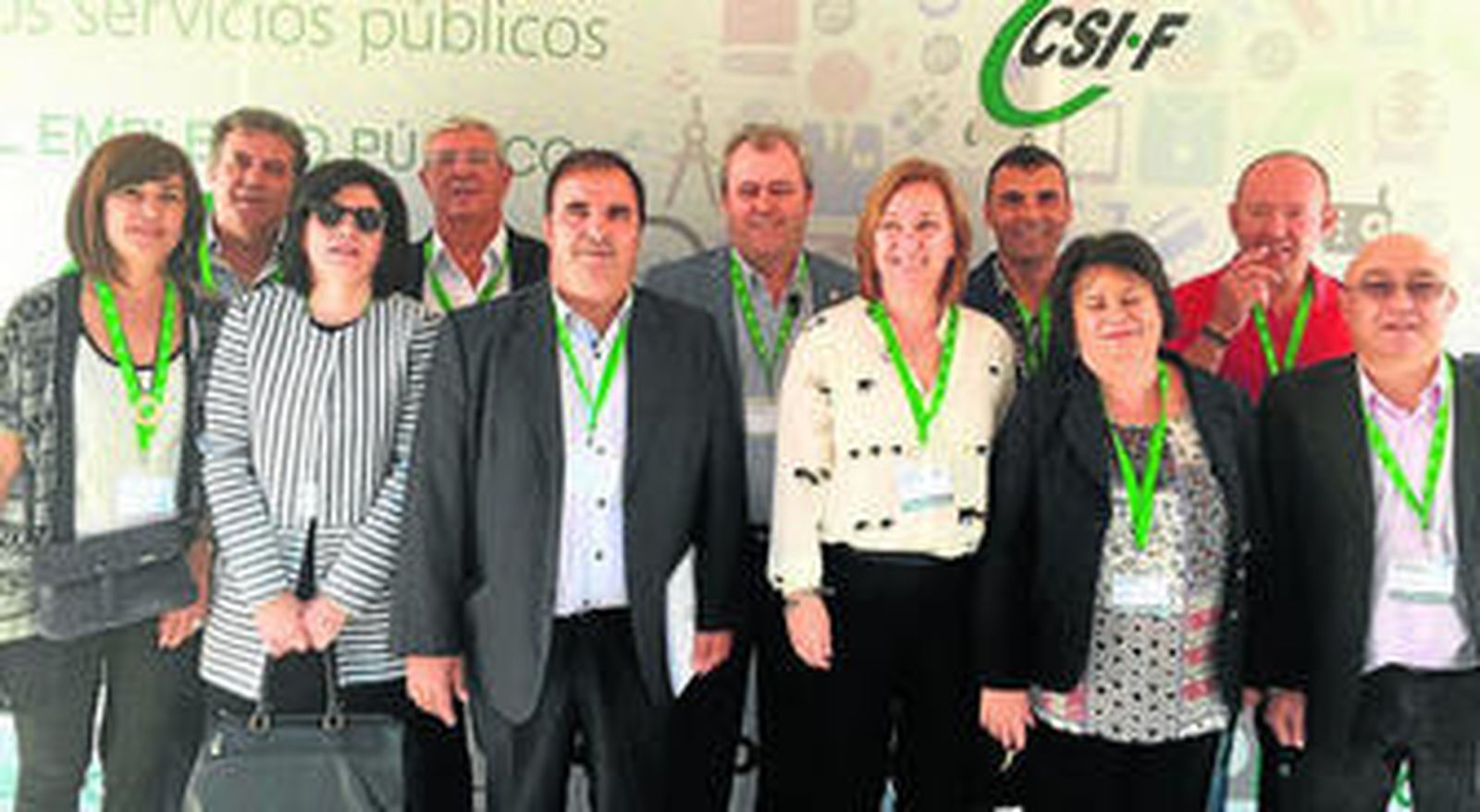 Paco Iglesias arropado por la representación almeriense del sindicato en el congreso nacional de CSIF.