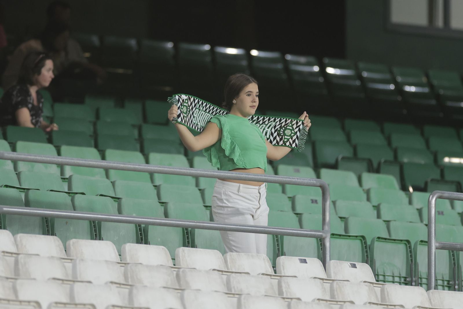 Búscate en las fotos del Betis-Copenhague