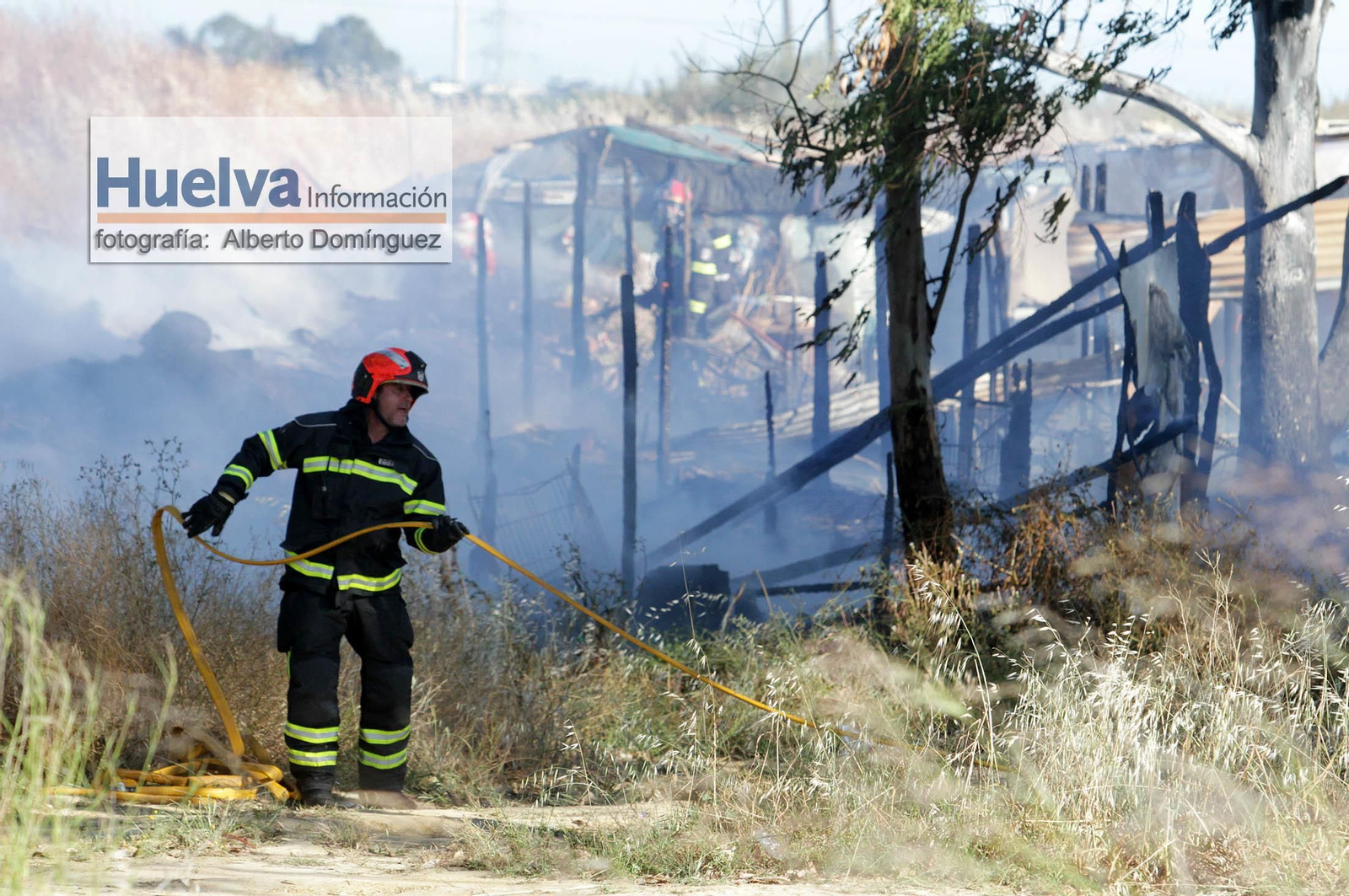 Imágenes del incendio en el asentamiento de las Metas