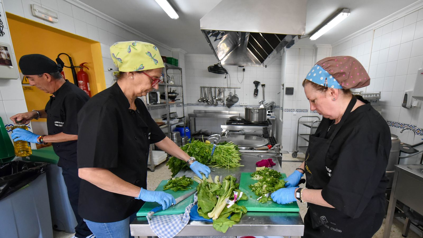 Fotos del comedor social 'Padre Cruceyra' de Cáritas Diocesana de Cádiz