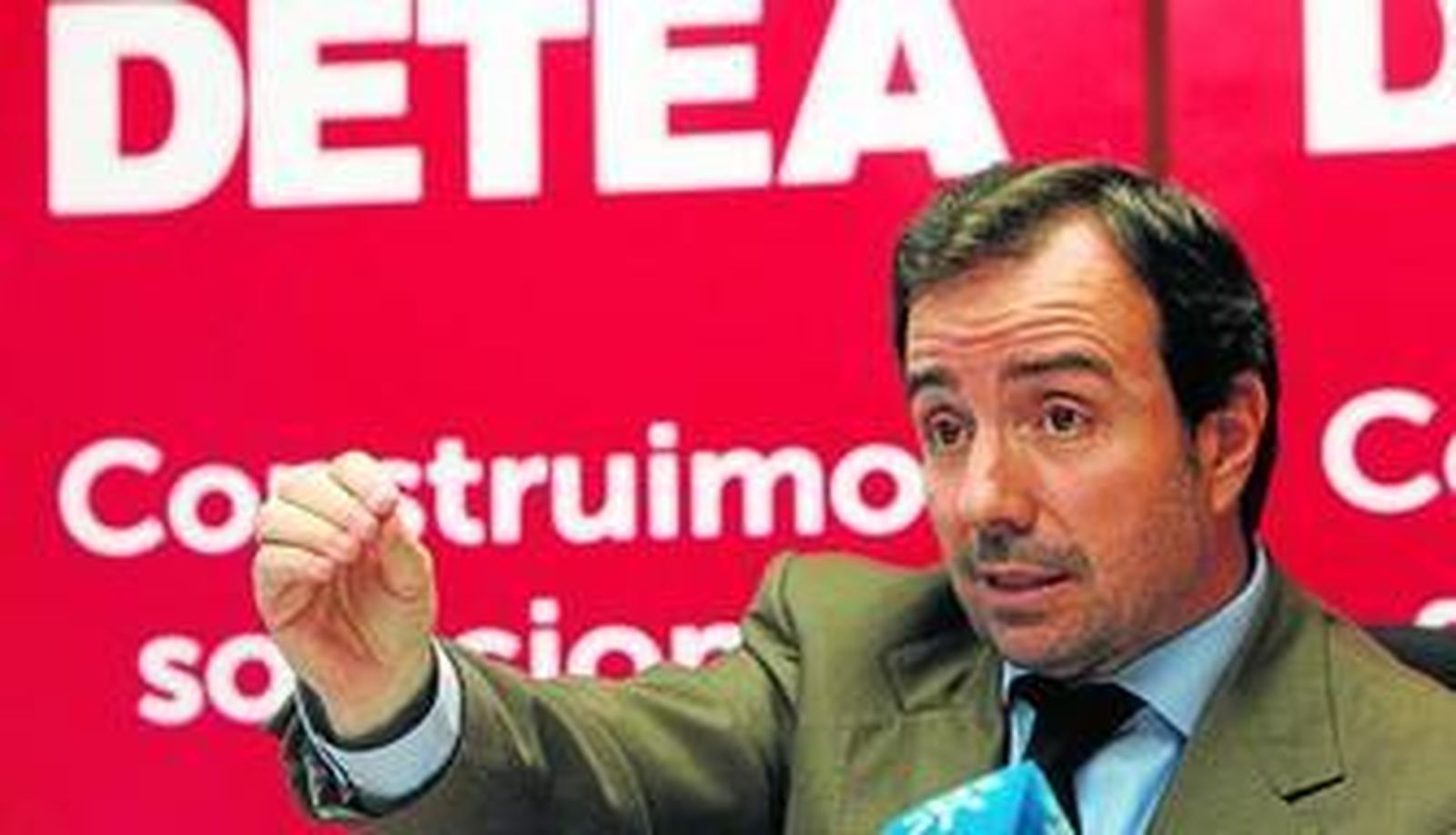 El presidente de Detea, Arturo Coloma, en la sede de la compañía.