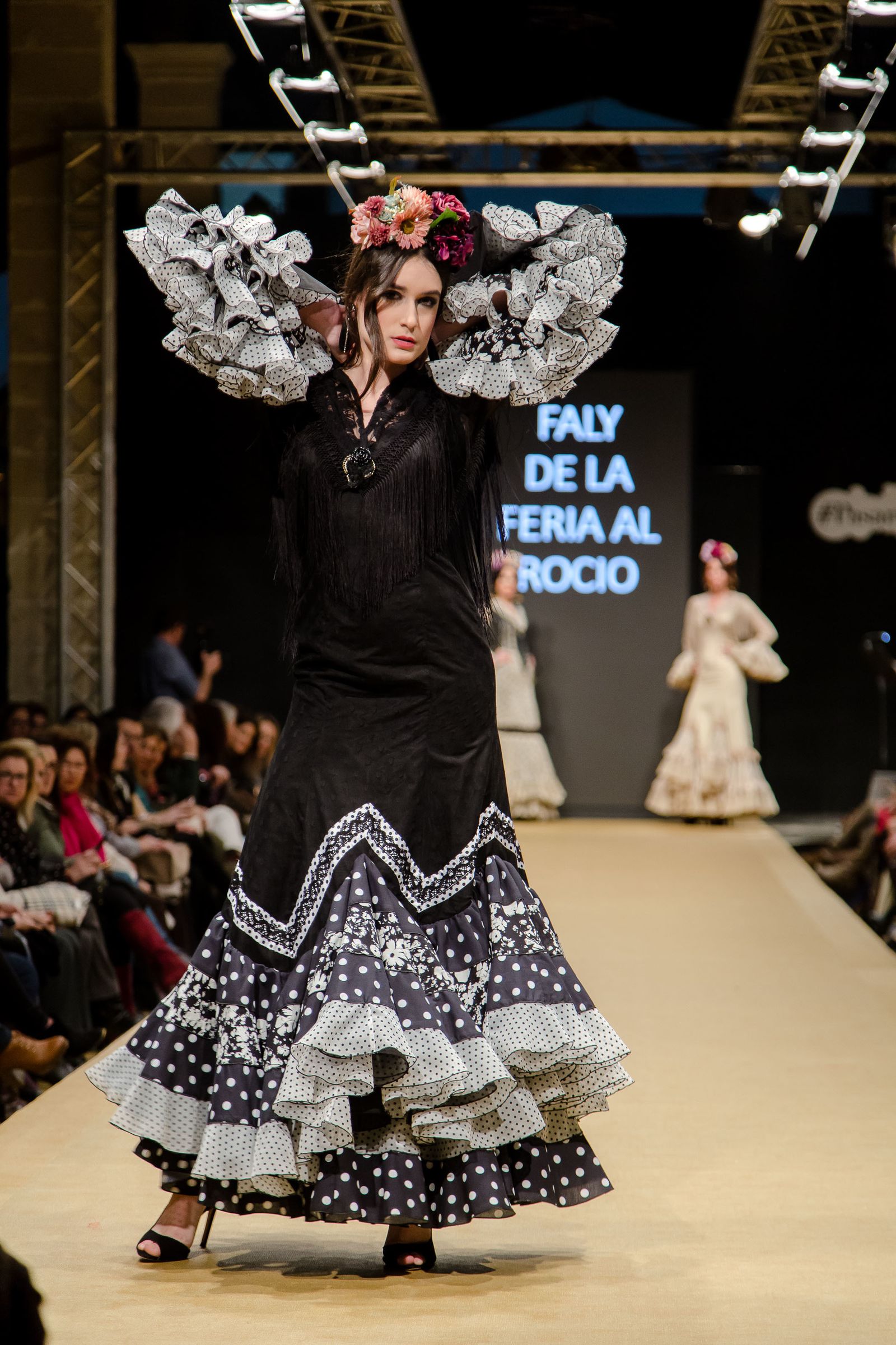 El desfile de Faly, de la Feria al Rocío, de Macarena Beato, en imágenes